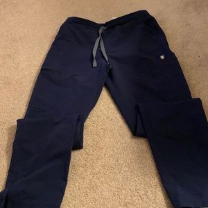 Figs scrubs yolo skinny navy small